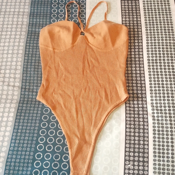 Keyhole bodysuit - Picture 4 of 5